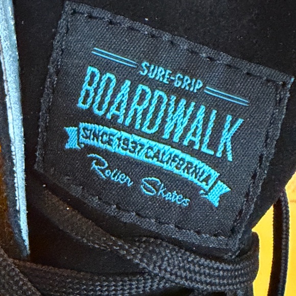 Black Suede Roller Skates - Picture 7 of 8